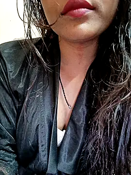 Snapshot of Rukmadi_hot chatting on 12.15.25 Rukmadi hot online show from 12.15.25