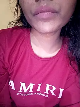 Snapshot of Rukmadi_hot chatting on 12.21.25 Rukmadi hot online show from 12.21.25