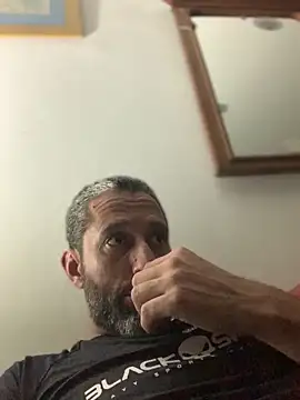 Snapshot of Calientesensible chatting on 03.27.26 Calientesensible online show from 03.27.26