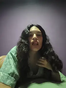 Snapshot of eviltati chatting on 03.20.26 eviltati online show from 03.20.26