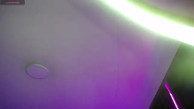 Snapshot of _Emmaa_x chatting on 12.18.25 Emmaa x online show from 12.18.25