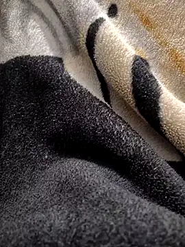 Snapshot of TwinklyBasket897 chatting on 12.14.25 TwinklyBasket897 online show from 12.14.25