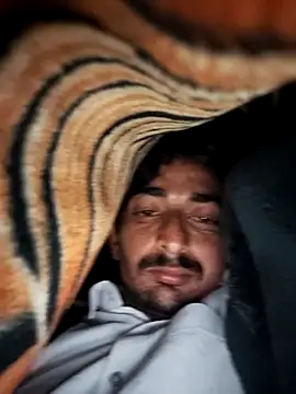 Snapshot of TwinklyBasket897 chatting on 12.15.25 TwinklyBasket897 online show from 12.15.25