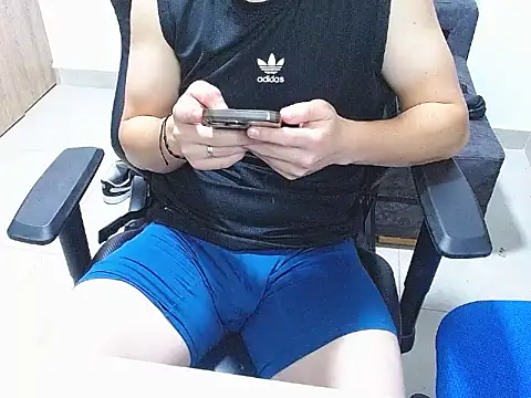 Snapshot of Liam_jones10 chatting on 11.29.25 Liam jones10 online show from 11.29.25