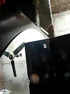 Snapshot of Mahi-Aman chatting on 12.14.25 Mahi-Aman online show from 12.14.25