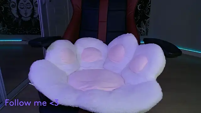 Snapshot of softalaska chatting on 12.05.25 softalaska online show from 12.05.25