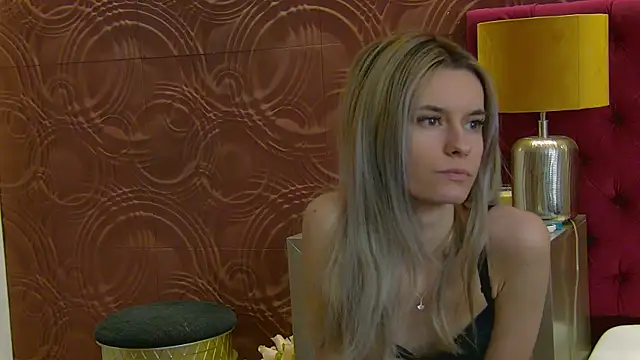 Snapshot of RoxanneJoy chatting on 01.10.26 RoxanneJoy online show from 01.10.26