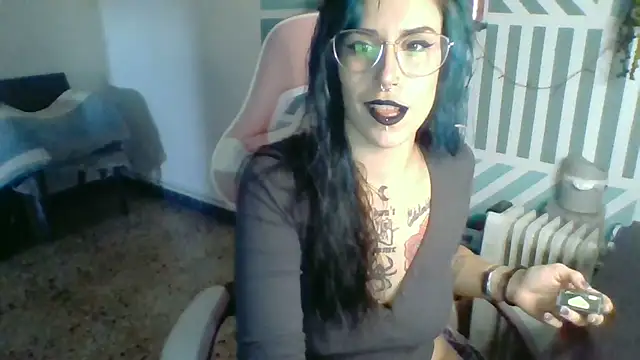 Snapshot of blackrose1997 chatting on 12.05.25 blackrose1997 online show from 12.05.25