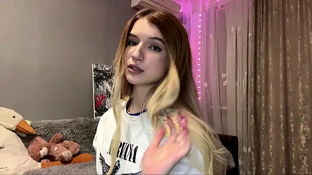 Snapshot of VikkiWittel chatting on 11.29.25 VikkiWittel online show from 11.29.25