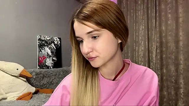 Snapshot of VikkiWittel chatting on 12.02.25 VikkiWittel online show from 12.02.25