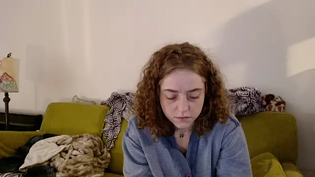 Snapshot of DeliaBlew chatting on 12.15.25 DeliaBlew online show from 12.15.25