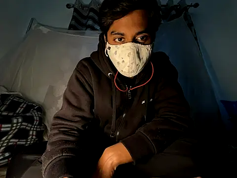 Snapshot of hunterboy2001 chatting on 12.05.25 hunterboy2001 online show from 12.05.25