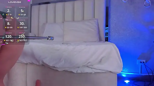 Snapshot of CloeParker_ chatting on 12.16.25 CloeParker online show from 12.16.25