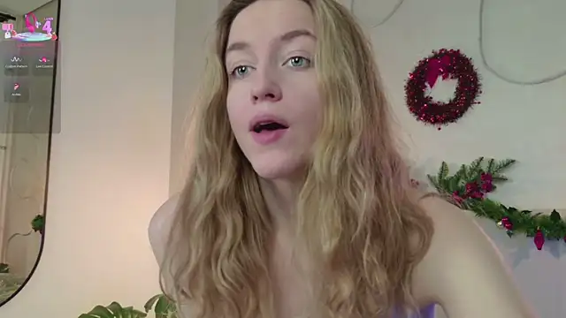 Snapshot of SoftDreamer chatting on 12.14.25 SoftDreamer online show from 12.14.25