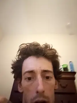 Snapshot of Queen4535t chatting on 12.14.25 Queen4535t online show from 12.14.25