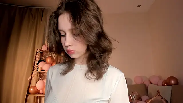 Snapshot of LachelleFrommer chatting on 02.15.26 LachelleFrommer online show from 02.15.26