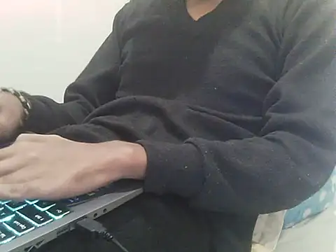 Snapshot of kalalund-up chatting on 12.03.25 kalalund-up online show from 12.03.25