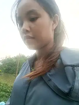 Snapshot of Pretty-haert chatting on 12.15.25 Pretty-haert online show from 12.15.25