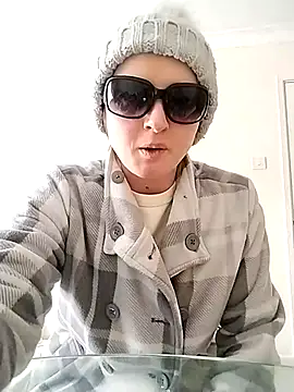 Amy01112 online show from 04.20.26
