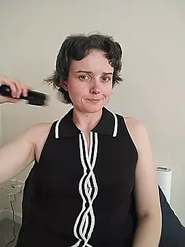 Amy01112 online show from 06.08.26