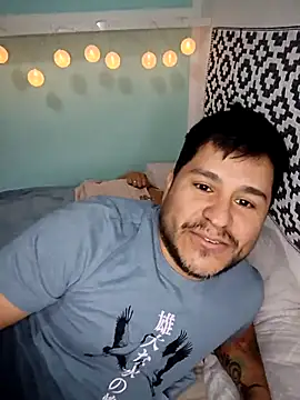 Snapshot of Luna_Leroy chatting on 12.15.25 Luna Leroy online show from 12.15.25