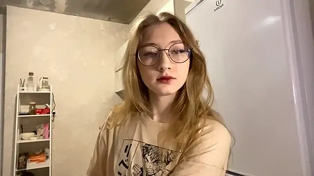 Snapshot of MargyDejong chatting on 12.05.25 MargyDejong online show from 12.05.25