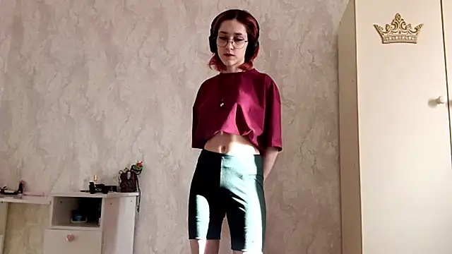 Snapshot of LinaWatter chatting on 12.15.25 LinaWatter online show from 12.15.25