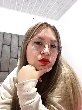 Megan Lopez online show from 12.05.25