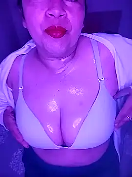 Snapshot of pamela_08 chatting on 12.03.25 pamela 08 online show from 12.03.25