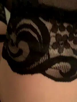 Snapshot of CherryCe chatting on 12.15.25 CherryCe online show from 12.15.25