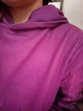 Snapshot of gatitachula93 chatting on 02.27.26 gatitachula93 online show from 02.27.26