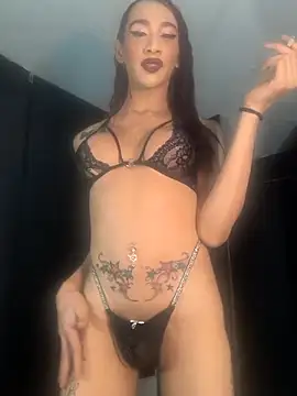 Snapshot of makensys_dirty_hot chatting on 12.04.25 makensys dirty hot online show from 12.04.25