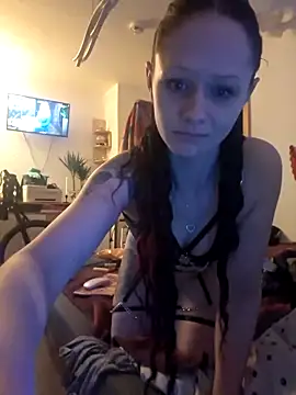 Snapshot of RedTeufelGirl chatting on 04.02.26 RedTeufelGirl online show from 04.02.26