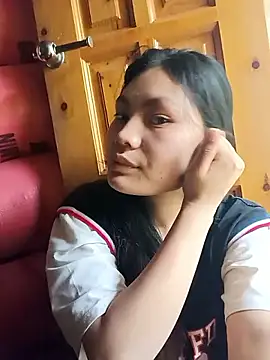 Snapshot of Hilary-123 chatting on 05.16.26 Hilary-123 online show from 05.16.26