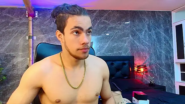 Snapshot of PatrickS25 chatting on 12.05.25 PatrickS25 online show from 12.05.25