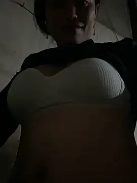 Snapshot of Lilik2 chatting on 12.04.25 Lilik2 online show from 12.04.25