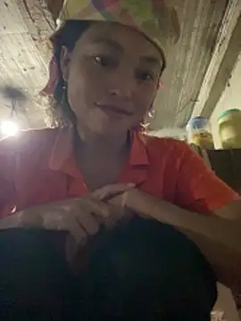 Snapshot of Lilik2 chatting on 12.16.25 Lilik2 online show from 12.16.25