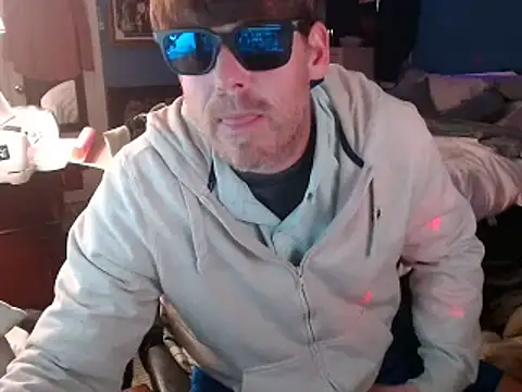 Snapshot of BamaBoi40AL chatting on 12.04.25 BamaBoi40AL online show from 12.04.25