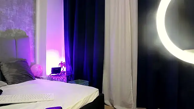 LucyRayy online show from 02.26.26