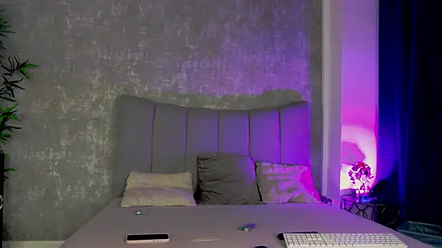 LucyRayy online show from 03.05.26