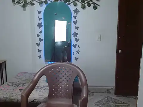 Snapshot of Andreaebony chatting on 12.15.25 Andreaebony online show from 12.15.25