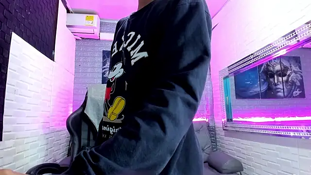 Snapshot of StormLuxX chatting on 12.05.25 StormLuxX online show from 12.05.25