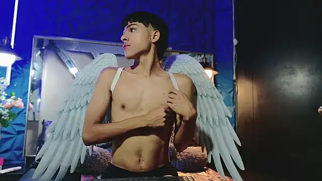 Snapshot of StormLuxX chatting on 12.14.25 StormLuxX online show from 12.14.25