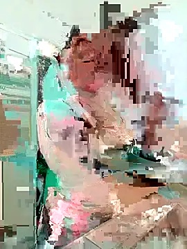 Snapshot of MisNicol chatting on 12.15.25 MisNicol online show from 12.15.25