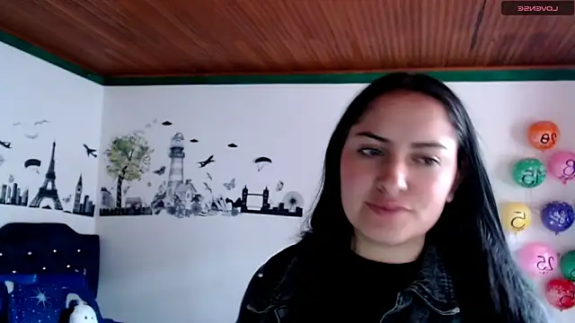 Snapshot of MisNicol chatting on 12.18.25 MisNicol online show from 12.18.25