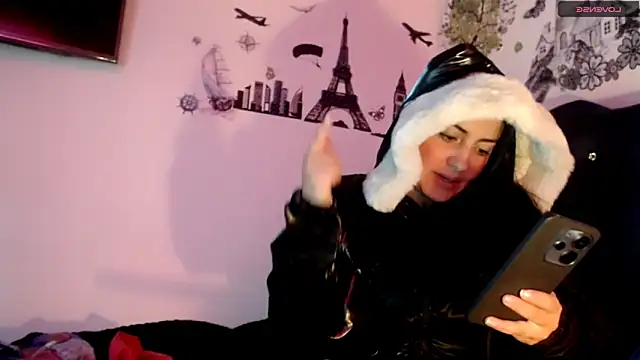 Snapshot of MisNicol chatting on 01.17.26 MisNicol online show from 01.17.26