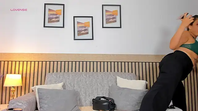 Zara Wolf  online show from 03.12.26