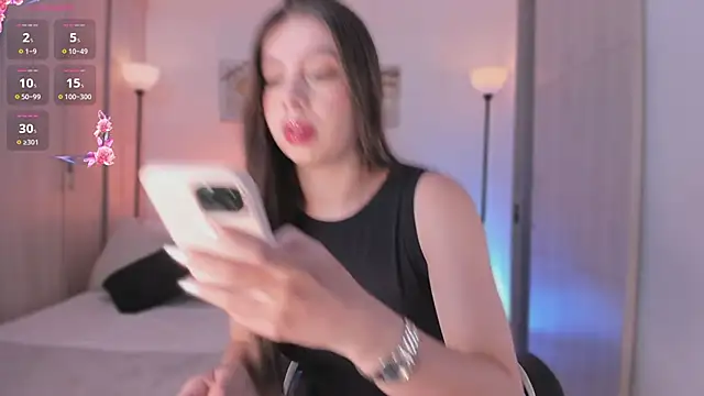 Snapshot of saracavali chatting on 12.15.25 saracavali online show from 12.15.25