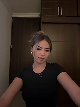 Snapshot of abbymnd1 chatting on 05.28.26 abbymnd1 online show from 05.28.26