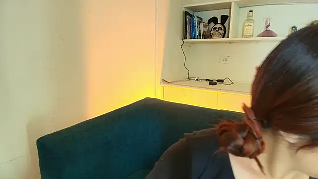 Snapshot of Saelivrae chatting on 12.16.25 Saelivrae online show from 12.16.25